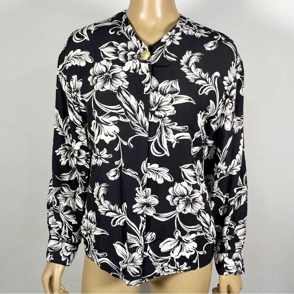 Geist Women’s Size 4 100% Rayon Floral Print Button Down Front Shirt